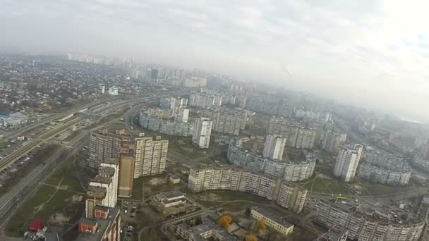 Fly like bird  with turns  over autumn city.  Kiev, Ukraine, Aerial — Stock Video