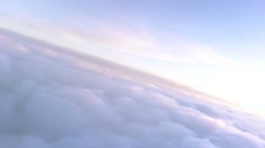 Uçuş alanı 1800 metre yükseklikte bulutlar üzerinde. Rulo ile hava