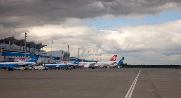 Україна Київ Липня 2020 Пасажирський Літак Міжнародний Аеропорт Бориспіль Прибуття — стокове фото