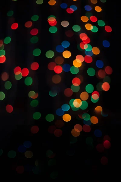 Bokeh Multicolorido Fundo Preto Luzes Multicoloridas Grinalda Natal Bom Espírito — Fotografia de Stock