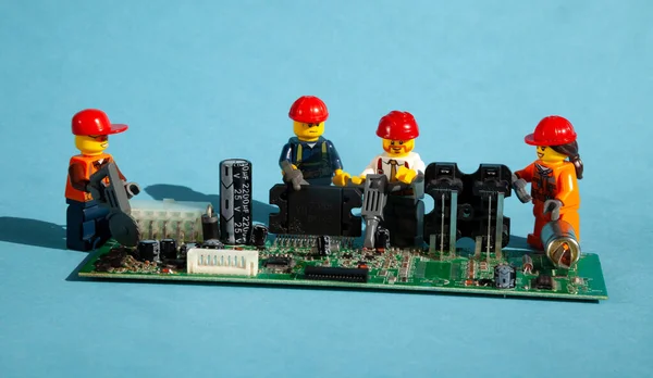 Reparação Computadores Homens Lego Trabalhadores Engenheiros Reparadores Artesãos Reparação Computador — Fotografia de Stock