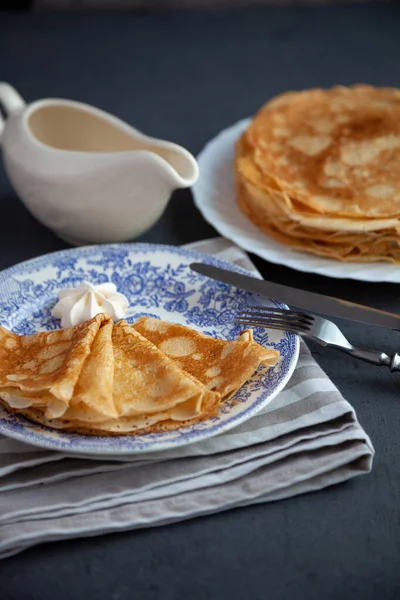 Thin Fried Pancakes Plate Traditional Food Shrovetide Pancake Sour Cream — Stock Photo, Image