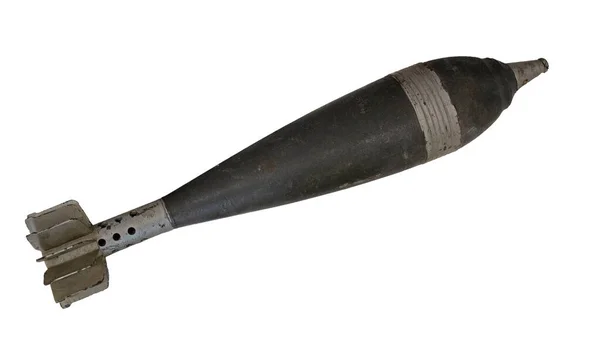 Mermi, bomba, roket beyaz arka planda izole edilmiş. Patlayan büyük bir askeri silah, havadan düşmüş..