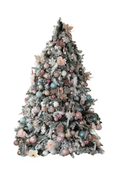 나무는 바탕에 고립되어 크리스마스 꽃들이 은으로 크리스마스 트리에 있습니다 패배주의적 — 스톡 사진