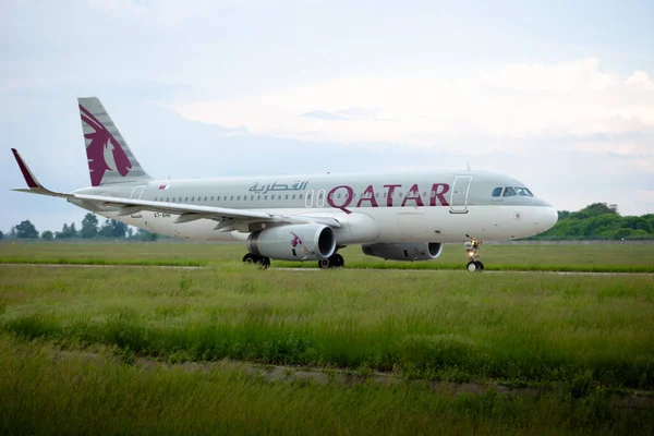 Ukraine Kyiv May 2021 Qatar Airlines Passenger Plane Boryspil Airport — Stock Photo, Image