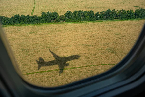 Avión Vista Desde Ventana Del Avión Sombra Avión Campo Amarillo — Foto de Stock