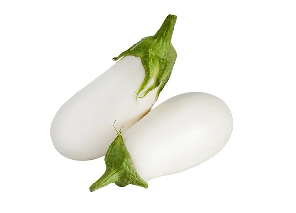 Beyaz arka planda iki beyaz patlıcan. Patlıcan sebzesi.