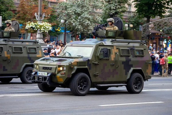 Украина Киев Августа 2021 Года Военный Парад Броневик Транспорт Защитных — стоковое фото