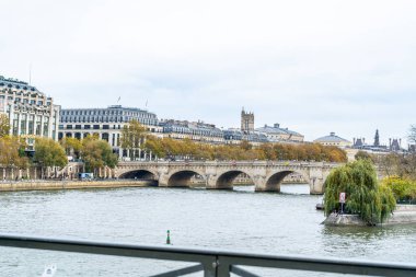 Paris France Seine Nehri seti. Mimarlık binası caddesi. Fransız eski kasaba suyu