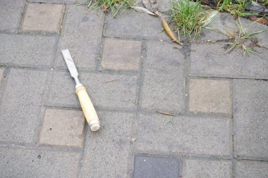 El işi marangozluk ve kesim aletleri. Stemmeisen açık havada