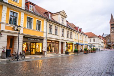 Almanya 'nın merkezindeki eski sokak mimari mağazası - 26 Ekim 2025