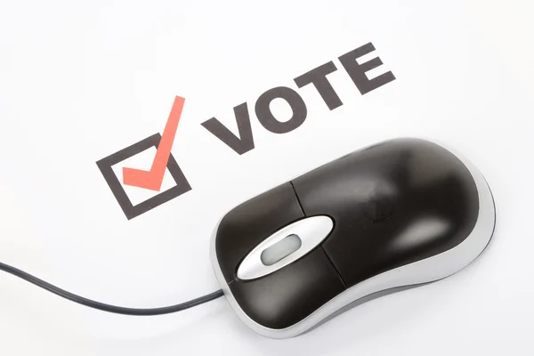 Voto e mouse computador — Fotografia de Stock