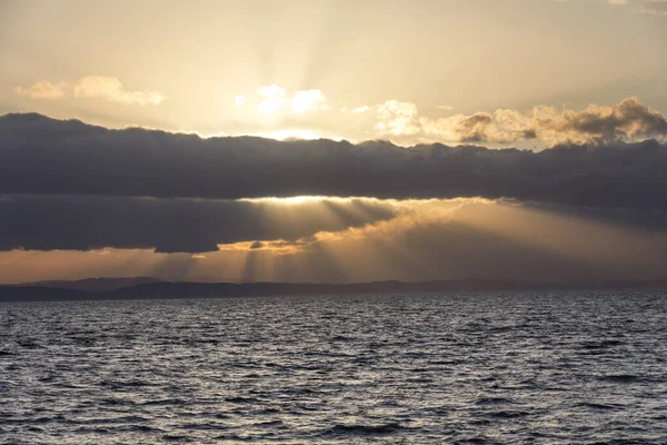 Ozeanlandschaft Abendsonne Dunklen Himmel Bei British Columbia Kanada — Stockfoto