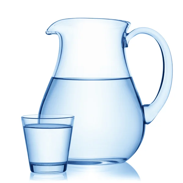 Brocca e un bicchiere d'acqua . — Foto Stock