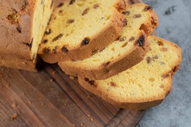 Tatlı sultana turtası Tahtada dilimler