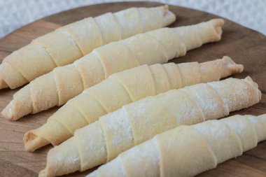 Üzerinde şeker tozu olan geleneksel Kafkas mutakı kurabiyeleri. Yüksek kalite fotoğraf