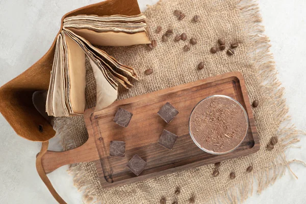 Koffie Chocolade Stukken Houten Plank Met Bonen Notebook Hoge Kwaliteit — Stockfoto