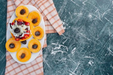 Sonbahar seçmeli meyveli yiyecek tabağı. Yüksek kalite fotoğraf