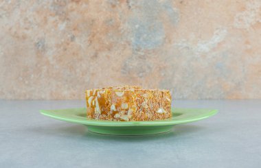 Mermer arka plandaki yeşil plakanın küçük bir kısmı. Yüksek kalite fotoğraf