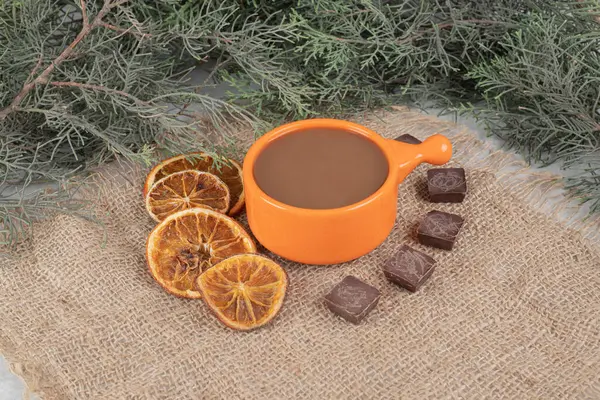 Καφές Άρωμα Φέτες Πορτοκαλιού Και Σοκολάτα Λινάτσα Υψηλής Ποιότητας Φωτογραφία — Φωτογραφία Αρχείου