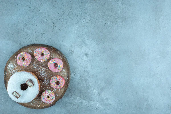 Arrangement Grand Plusieurs Petits Beignets Sur Une Planche Bois Sur — Photo