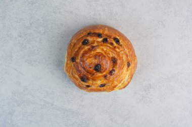 Kara tahtada tatlı lezzetli hamur işleri. Yüksek kalite fotoğraf