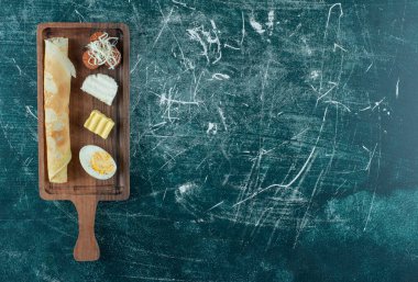 Krep ve yan malzemelerle kahvaltı masası. Yüksek kalite fotoğraf