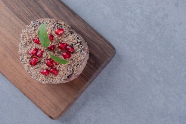 Nar tohumlu taze ev yapımı mini kek. Yüksek kalite fotoğraf