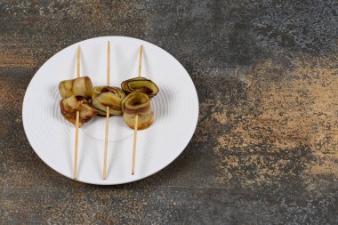 Çubuklarda kızartılmış patlıcan. Yüksek kalite fotoğraf