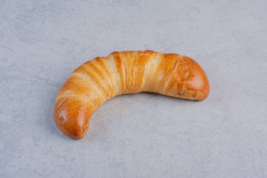 Taş yüzeyde lezzetli tatlı hamur işleri. Yüksek kalite fotoğraf