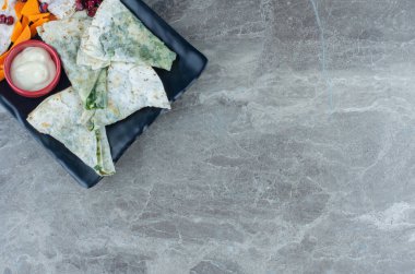 Balkabağı, lavaş, gutab ve mermer zemin üzerinde bir kase mayonez. Yüksek kalite fotoğraf