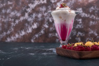 tatlı tatlı, taze ev yapımı dondurma ve dondurma.