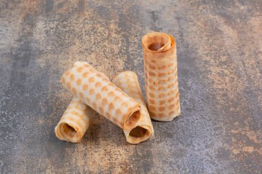 Mermer arka planda tatlı waffle seti. Yüksek kalite fotoğraf