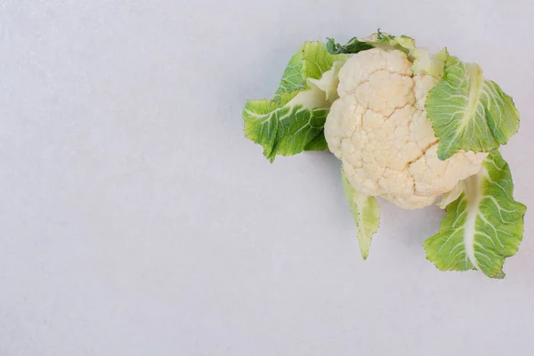 Fresh Cauliflower Leaves White Background High Quality Photo — Stock Photo, Image