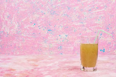 Yeşil bir bardak içki. Yüksek kalite fotoğraf