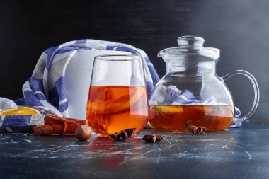 Bir bardak aromalı kış içeceği. Yüksek kalite fotoğraf