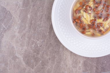 Kahverengi fasulyeli makarna çorbası. Yüksek kalite fotoğraf