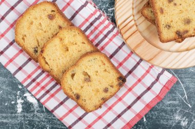 Kuru üzümlü pasta dilimleri. Yüksek kalite fotoğraf
