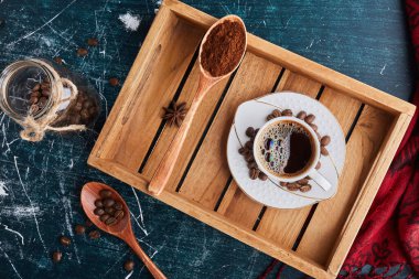 Pudralı bir fincan kahve. Yüksek kalite fotoğraf