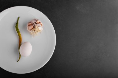 Yumurta, acı biber ve sarımsaklı karanfil. Yüksek kalite fotoğraf