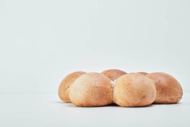 Çiçek şeklinde tatlı pastane çörekleri, yan manzara. Yüksek kalite fotoğraf