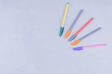 Mandala boyama veya el işi için çok renkli doğrusal kalemler. Yüksek kalite fotoğraf