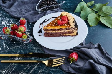 Çilekli çikolatalı pasta. Yüksek kalite fotoğraf