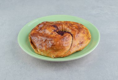 Yeşil tabakta taze gogal. Yüksek kalite fotoğraf