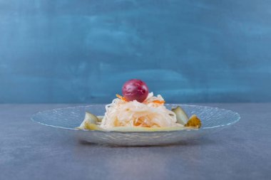 Camdan yapılmış lahana turşusu yığını. Yüksek kalite fotoğraf