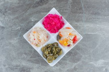 En iyi sebze konservesi manzarası. Lahana ve biber. Yüksek kalite fotoğraf