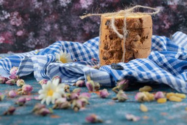 Mavi havluyla sultana turtası