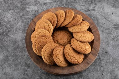 Lezzetli atıştırmalıkların en üst görüntüsü. Ev yapımı kurabiyeler.