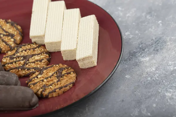 Vários Lanches Doces Colocados Uma Tigela Foto Alta Qualidade — Fotografia de Stock