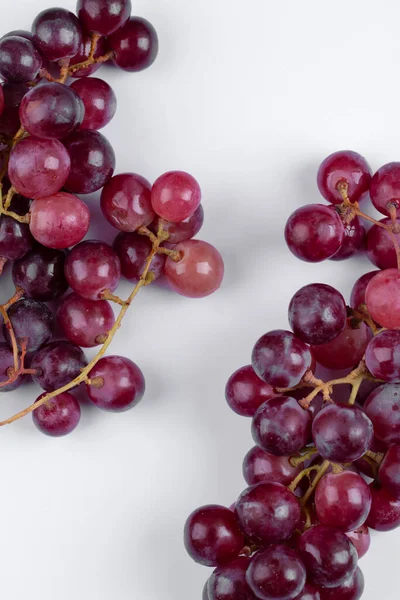 Cluster Fresh Red Grapes Isolated White Background High Quality Photo — 스톡 사진